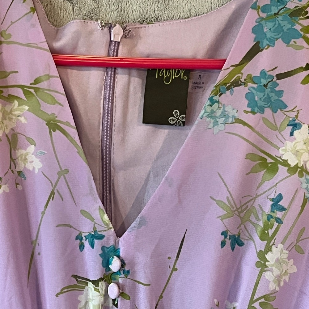 Taylor Floral Print Ruffle Dress Women's Size 8 Lavender Blue White Party Casual